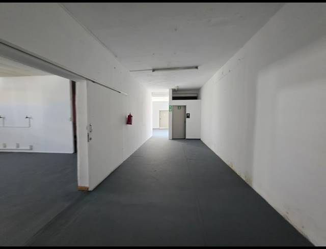 900M² WAREHOUSE TO LET IN PAARDEN EILAND